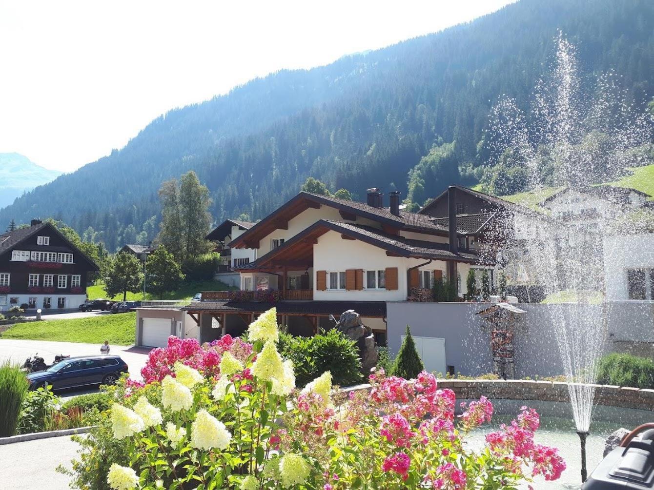 Haus Dagmar Apartment Silbertal Exterior photo